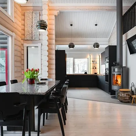 Luxury Lakefront By Hilla *